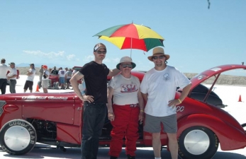 Pete W7OUI (center) & friends at Bonneville 2011